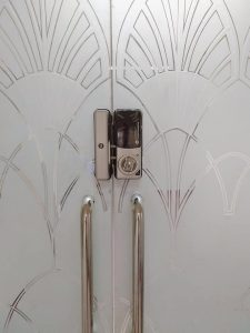 Khóa cửa điện tử Yale