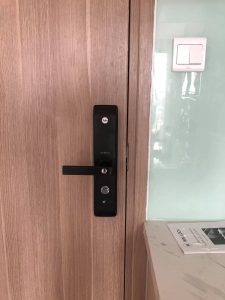 khóa điện tử Yale