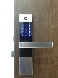 khóa điện tử Yale