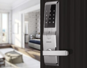 khóa cửa điện tử